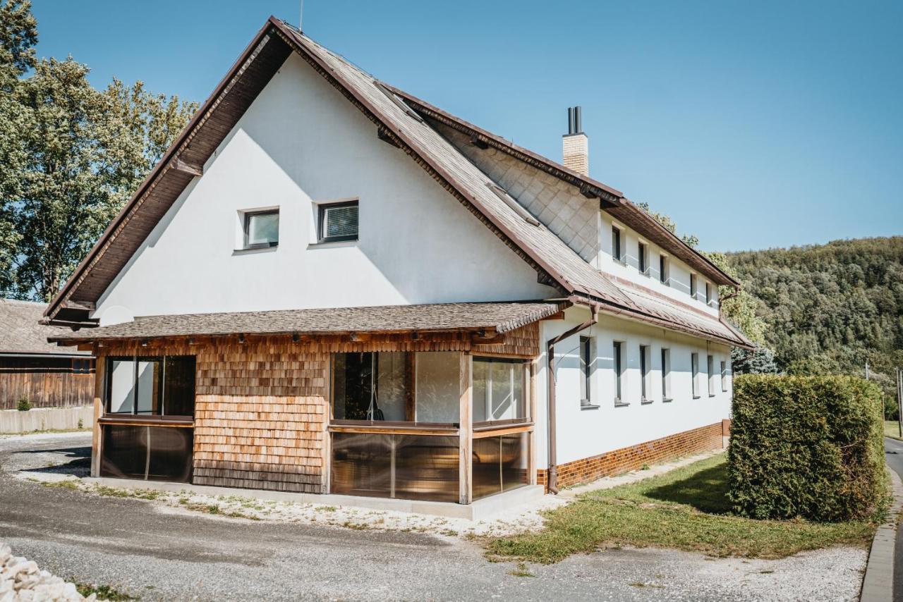 U Ztraceneho Potoka Lägenhet Vapenna Exteriör bild