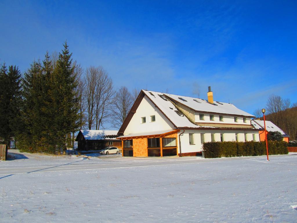 U Ztraceneho Potoka Lägenhet Vapenna Exteriör bild